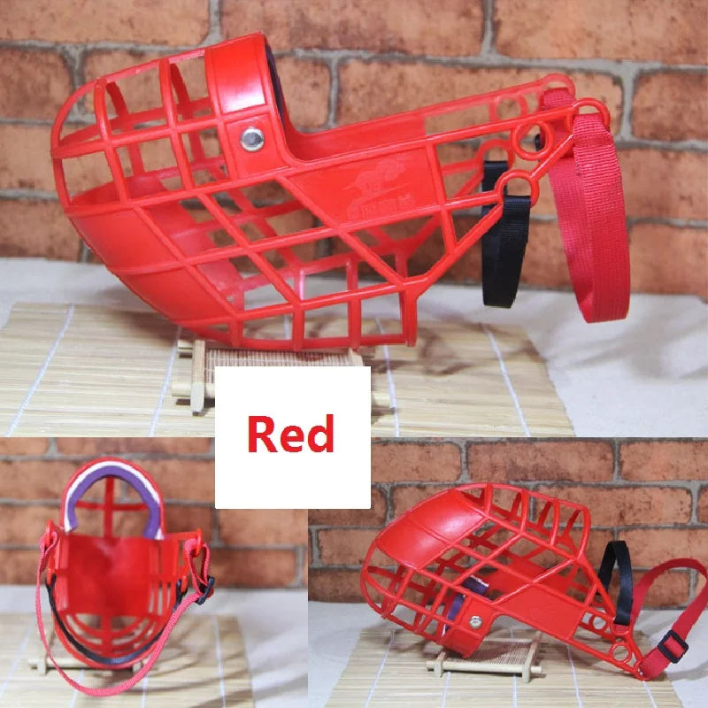 Adjustable plastic dog muzzle – anti-biting and anti-barking basket-style mouth cover for dogs in sizes S/M/L.