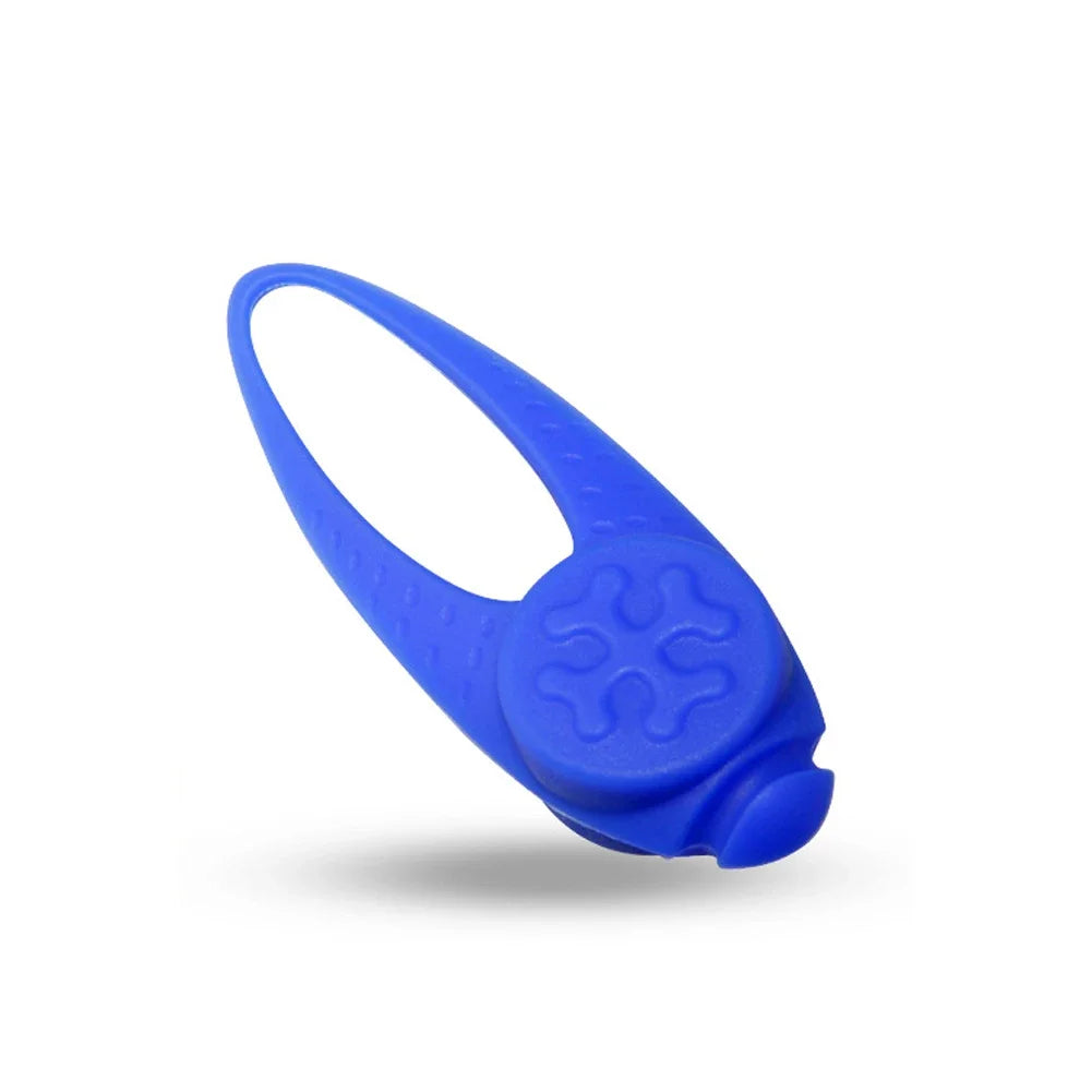 LED silicone pet pendant – flashing glow light collar accessory for dogs, safe and luminous for night visibility.